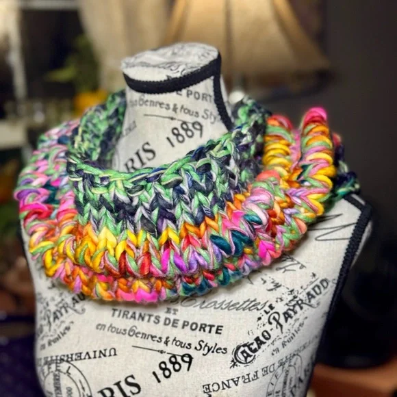 Hand Knit Luxury Infinity Cowl•One of a Kind Chunky Boho Scarf •Artisan Knitwear - Picture 11 of 17